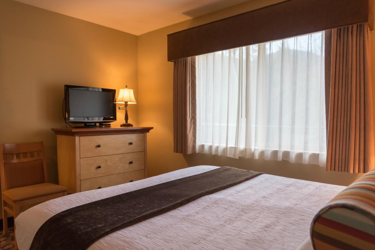 Hotel Whispering Woods